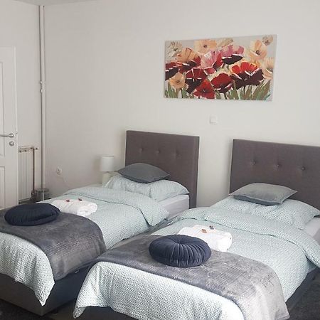 Marko Airport Rooms Velika Gorica Esterno foto