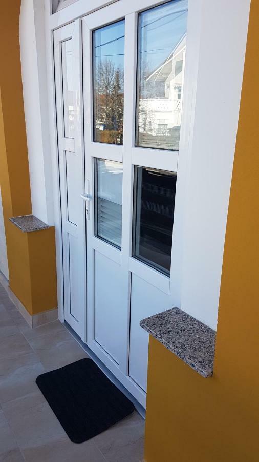 Marko Airport Rooms Velika Gorica Esterno foto