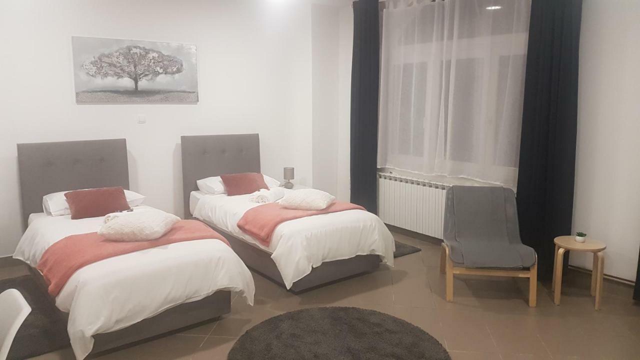Marko Airport Rooms Velika Gorica Esterno foto